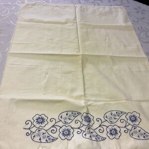 Vintage, PILLOW CASE BLUE FLOWERS.